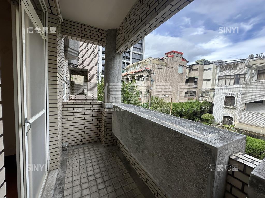 奇岩別莊屋況漂亮美墅房屋室內格局與周邊環境