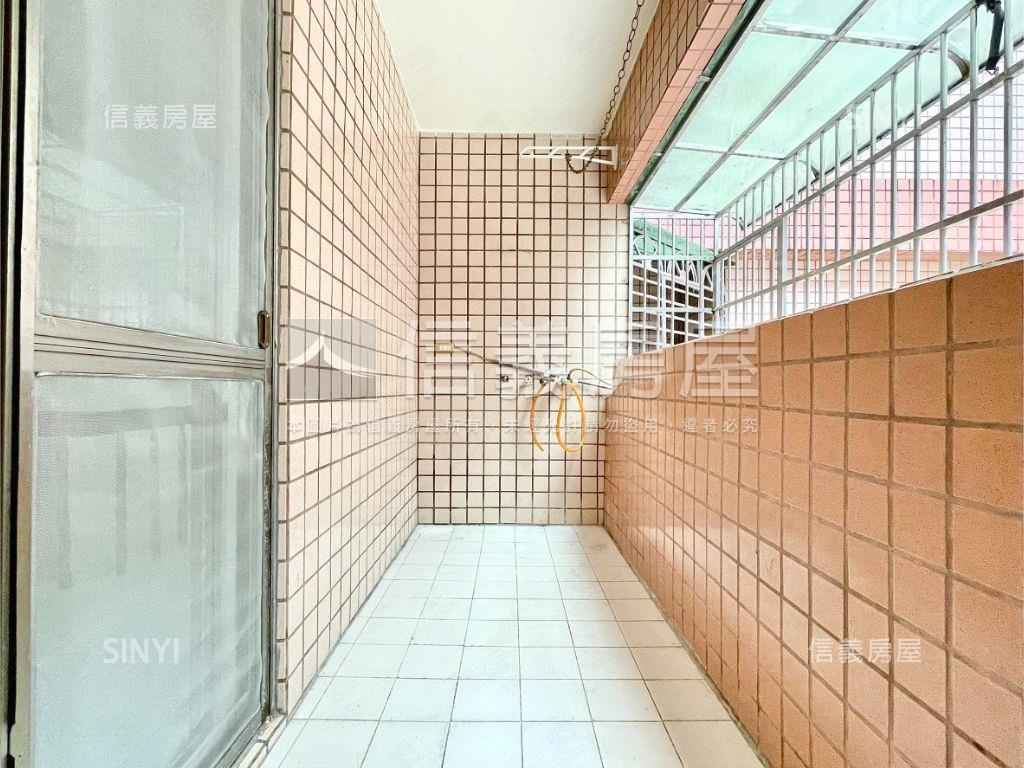德賢商圈正路邊間店面房屋室內格局與周邊環境