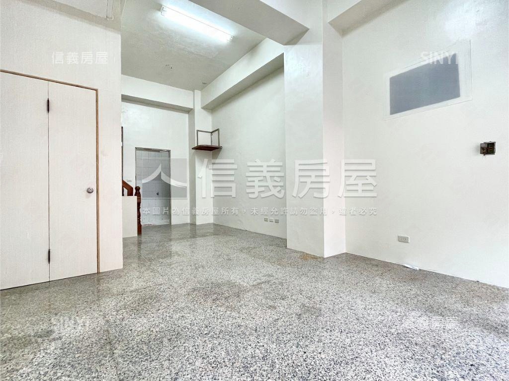 德賢商圈正路邊間店面房屋室內格局與周邊環境