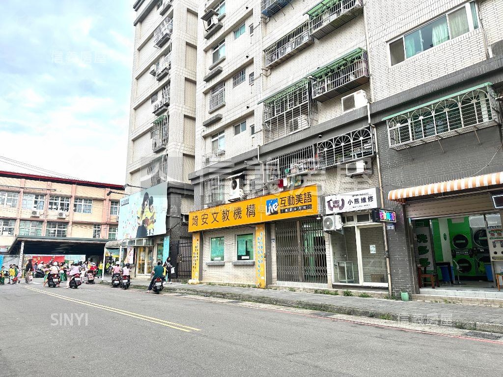 僑愛國小旁大面寬店面房屋室內格局與周邊環境