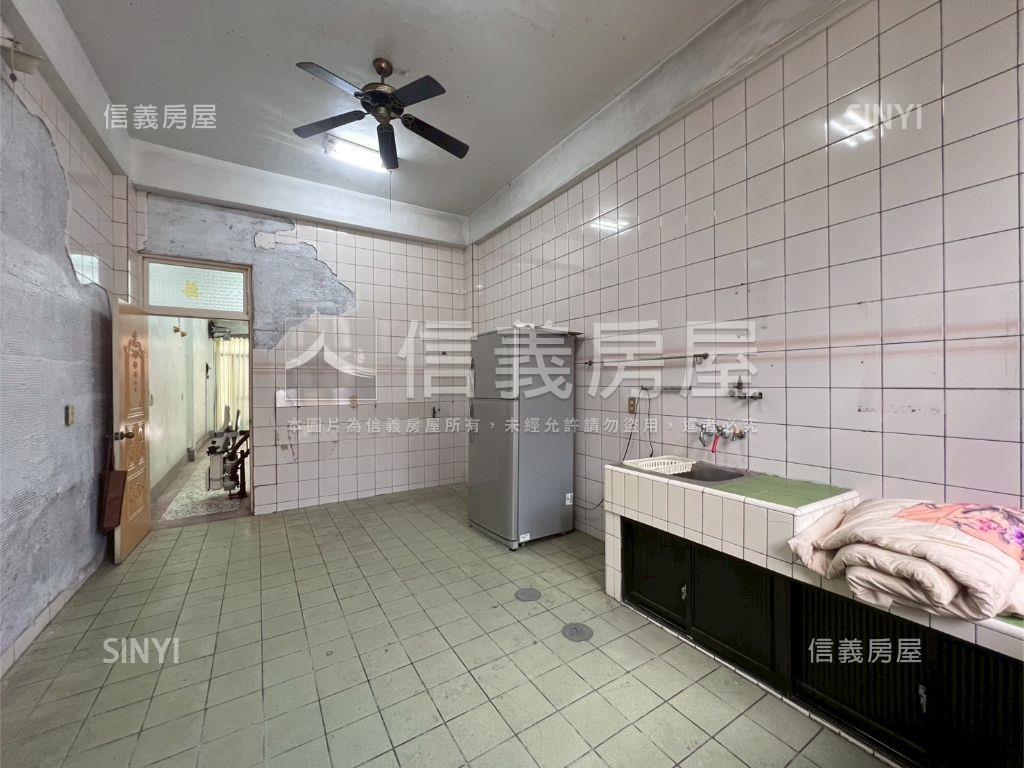 民族路活巷生活機能佳透天房屋室內格局與周邊環境