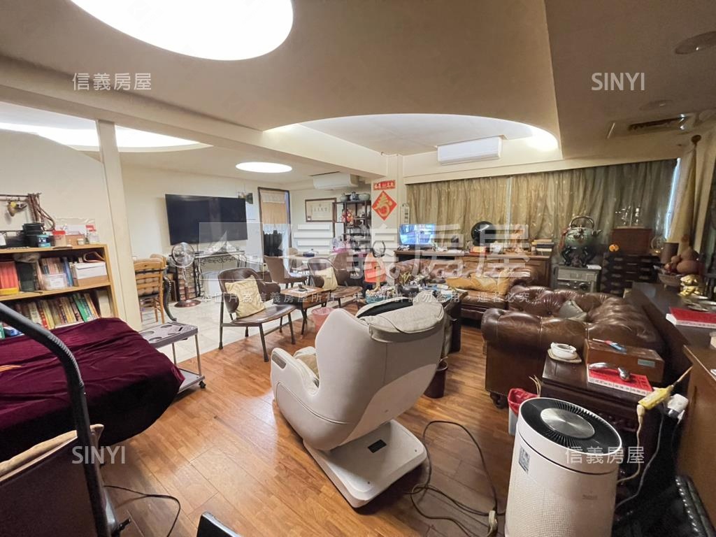 延吉三角窗面寬店辦附車位房屋室內格局與周邊環境