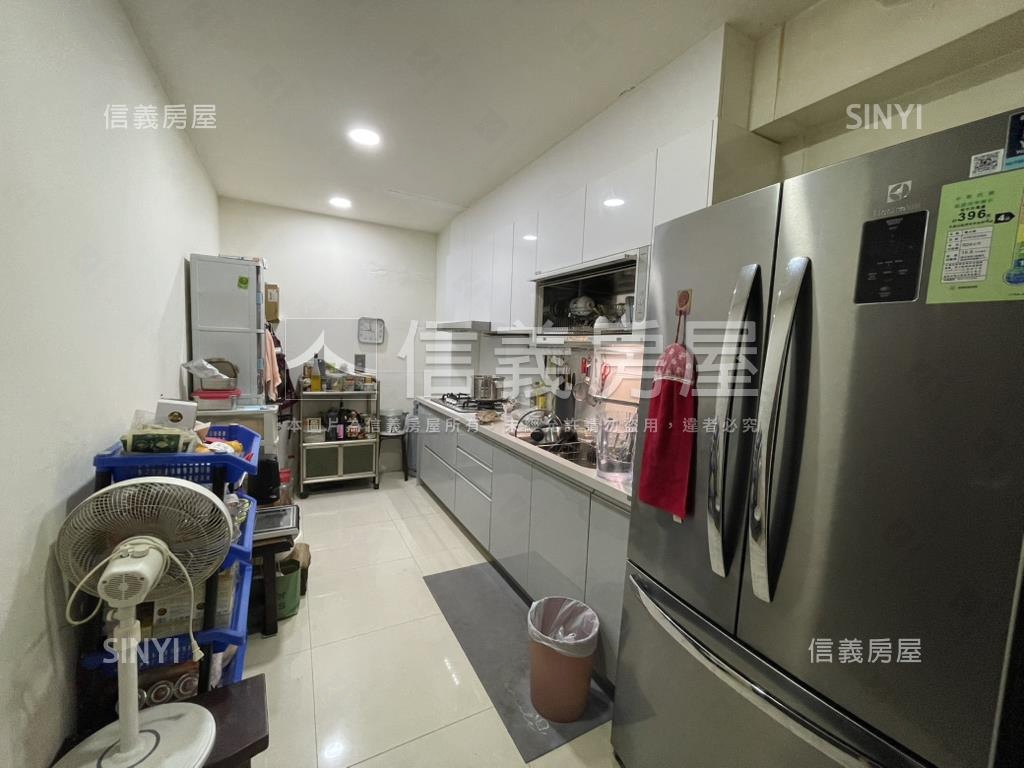 延吉三角窗面寬店辦附車位房屋室內格局與周邊環境