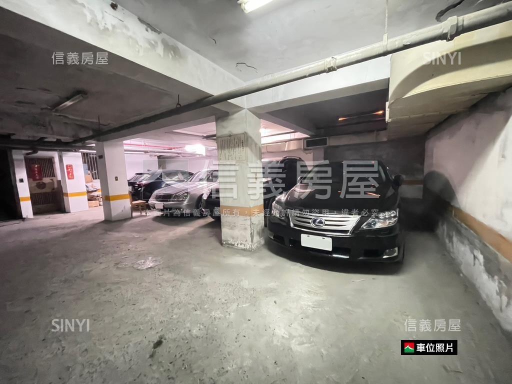 延吉三角窗面寬店辦附車位房屋室內格局與周邊環境
