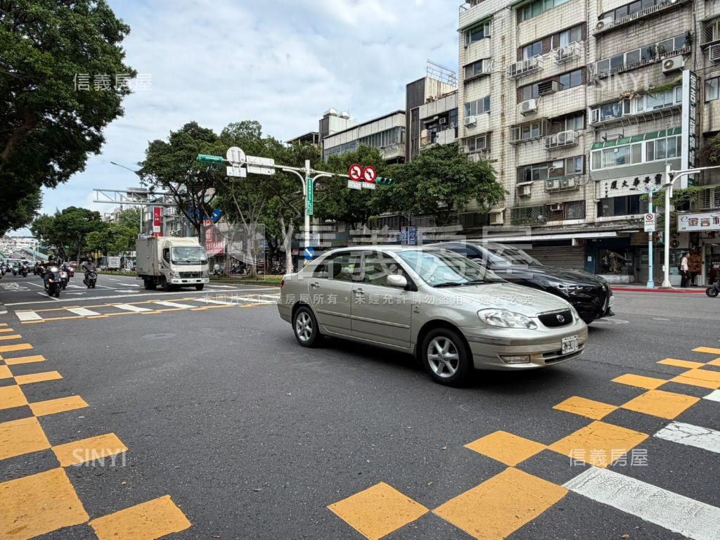 民生社區力霸景華華廈房屋室內格局與周邊環境