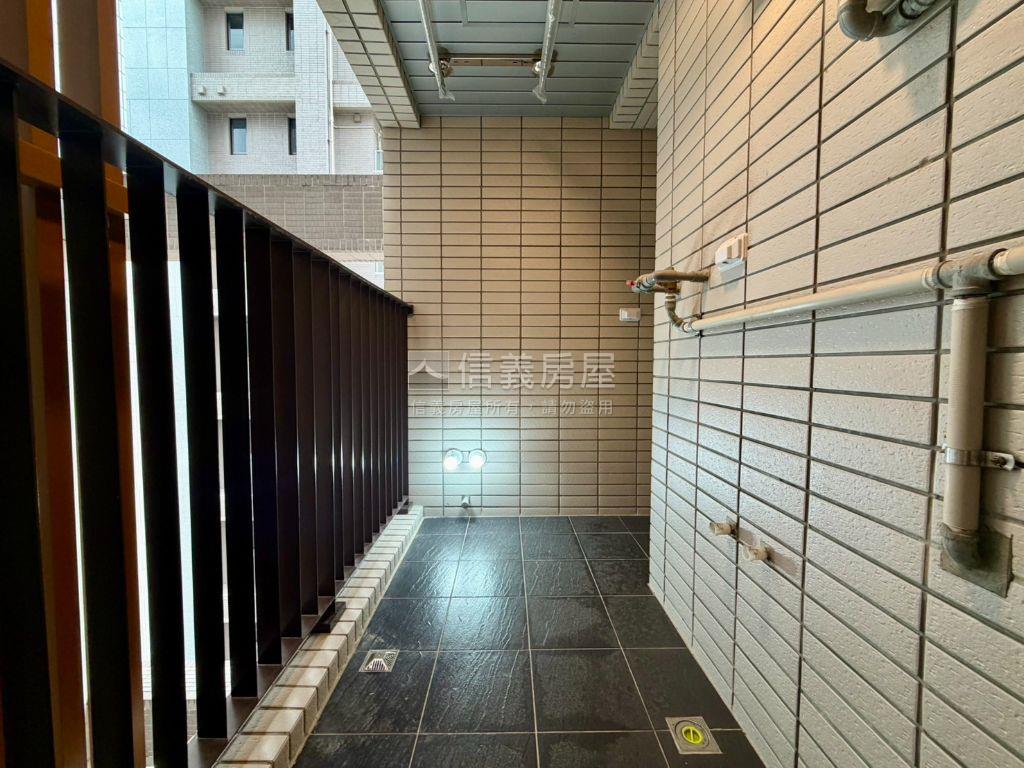 萬眾矚目國泰兩房加車位房屋室內格局與周邊環境