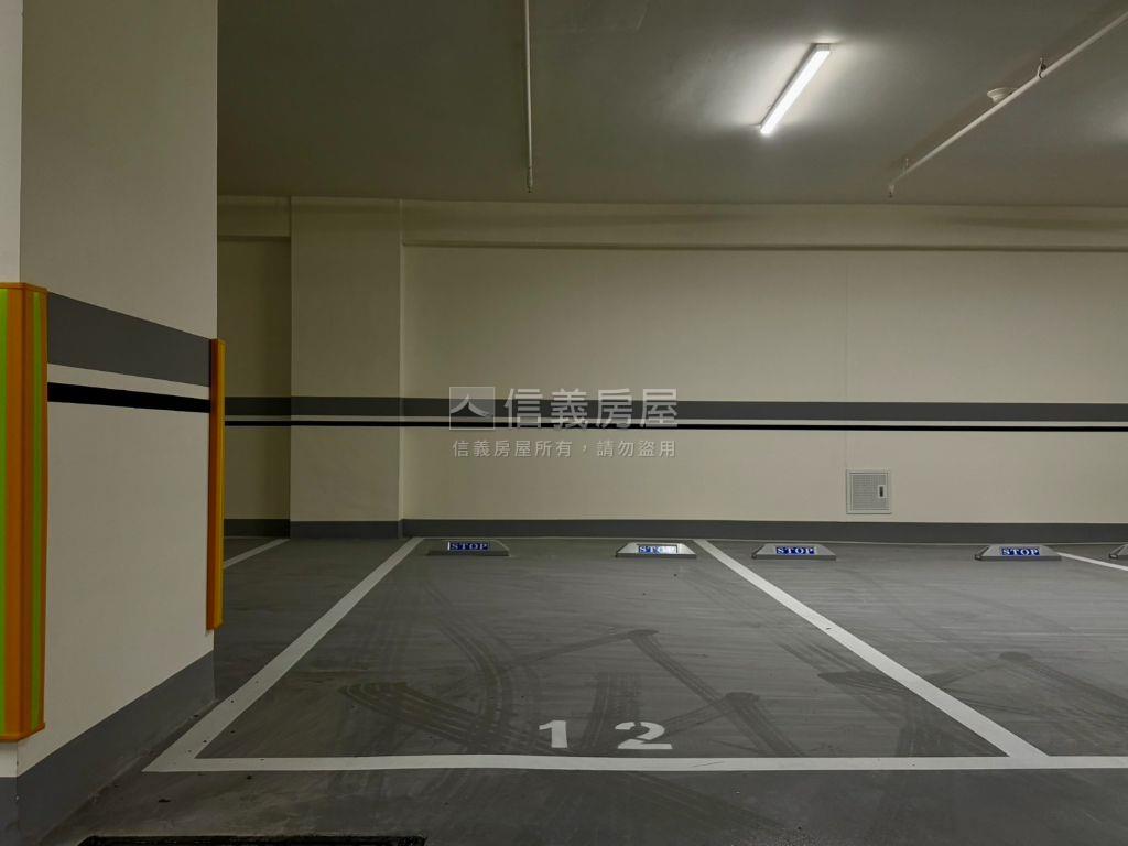 萬眾矚目國泰兩房加車位房屋室內格局與周邊環境