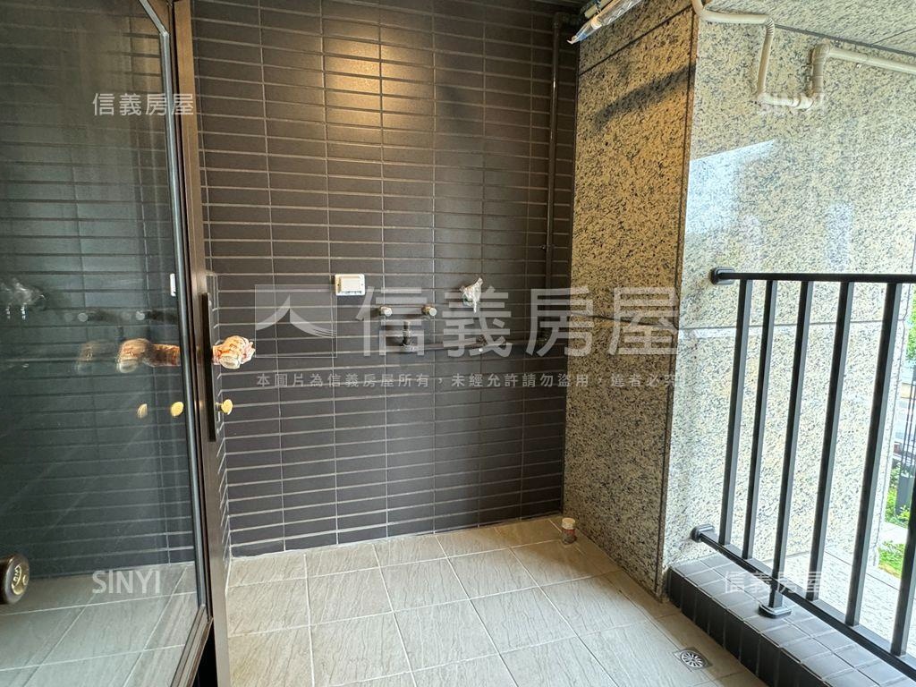 天空之邑文武百業店面房屋室內格局與周邊環境