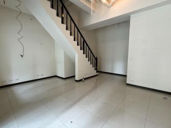 天空之邑文武百業店面