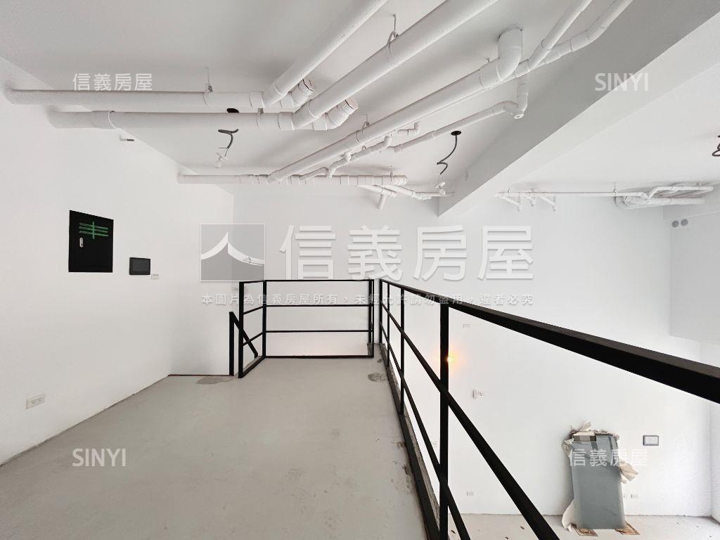 立軒敦月文化三路燙金店面房屋室內格局與周邊環境