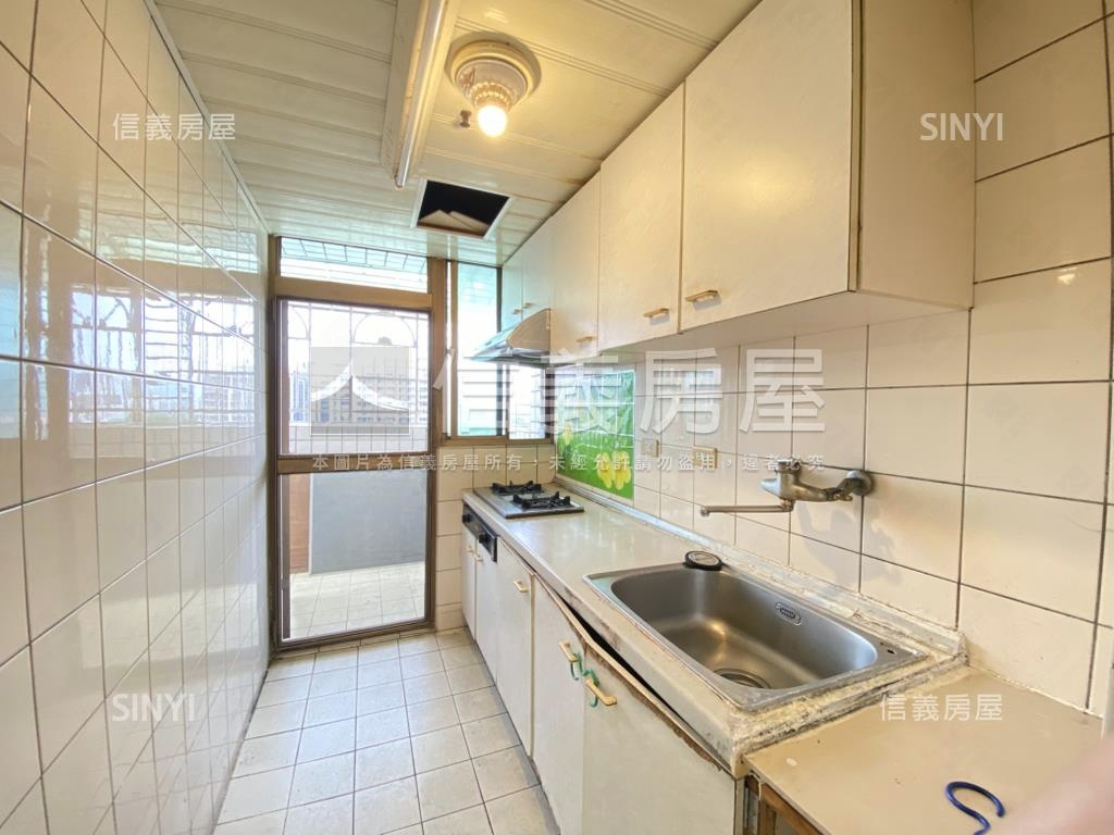 專任●幸大金滿意美景三房房屋室內格局與周邊環境