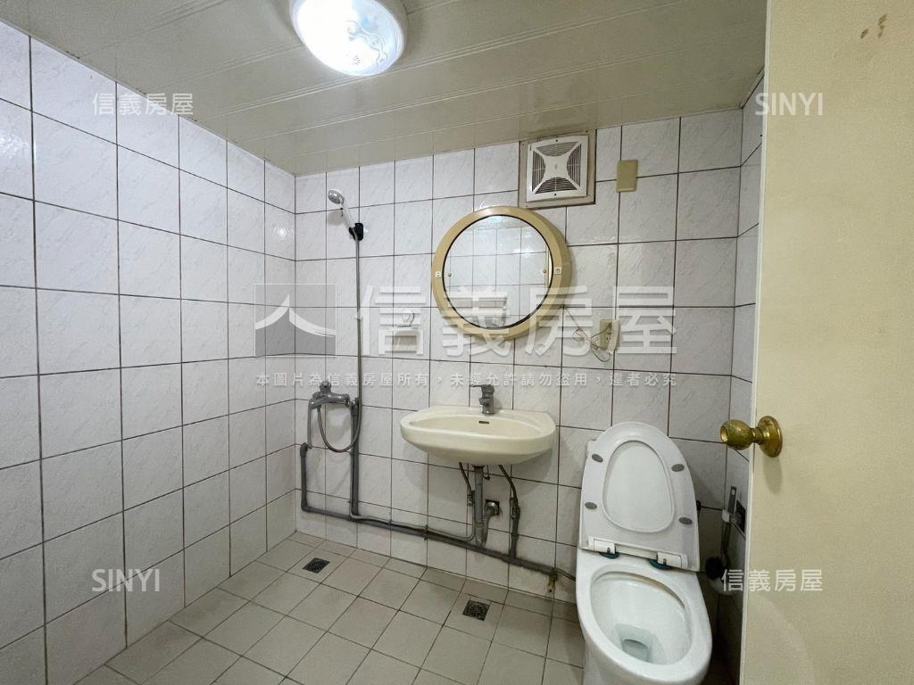 仁愛學區捷運華廈房屋室內格局與周邊環境