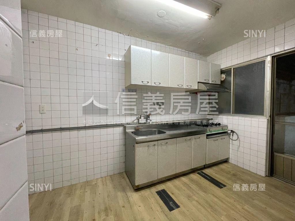 仁愛學區捷運華廈房屋室內格局與周邊環境