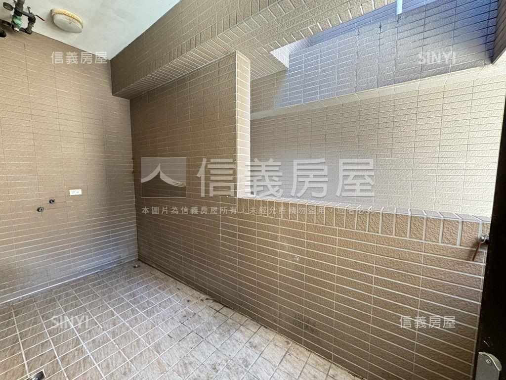 昌傑學學收租店面附車位房屋室內格局與周邊環境