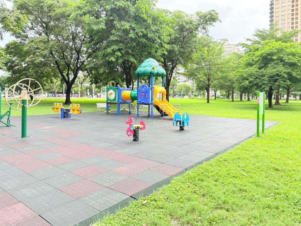 新青安農十六輕軌高樓兩房房屋室內格局與周邊環境