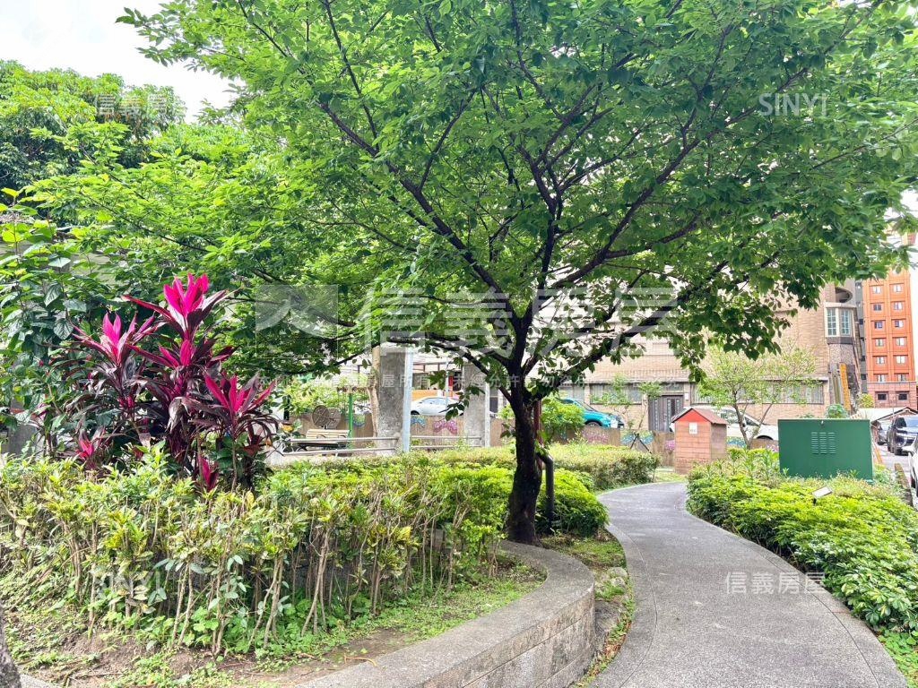 錦繡文山景觀四房坡平車位房屋室內格局與周邊環境