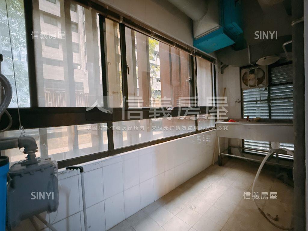 美術太普風格面寬金店房屋室內格局與周邊環境