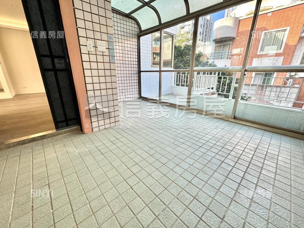 風采風精美四房平面車位房屋室內格局與周邊環境