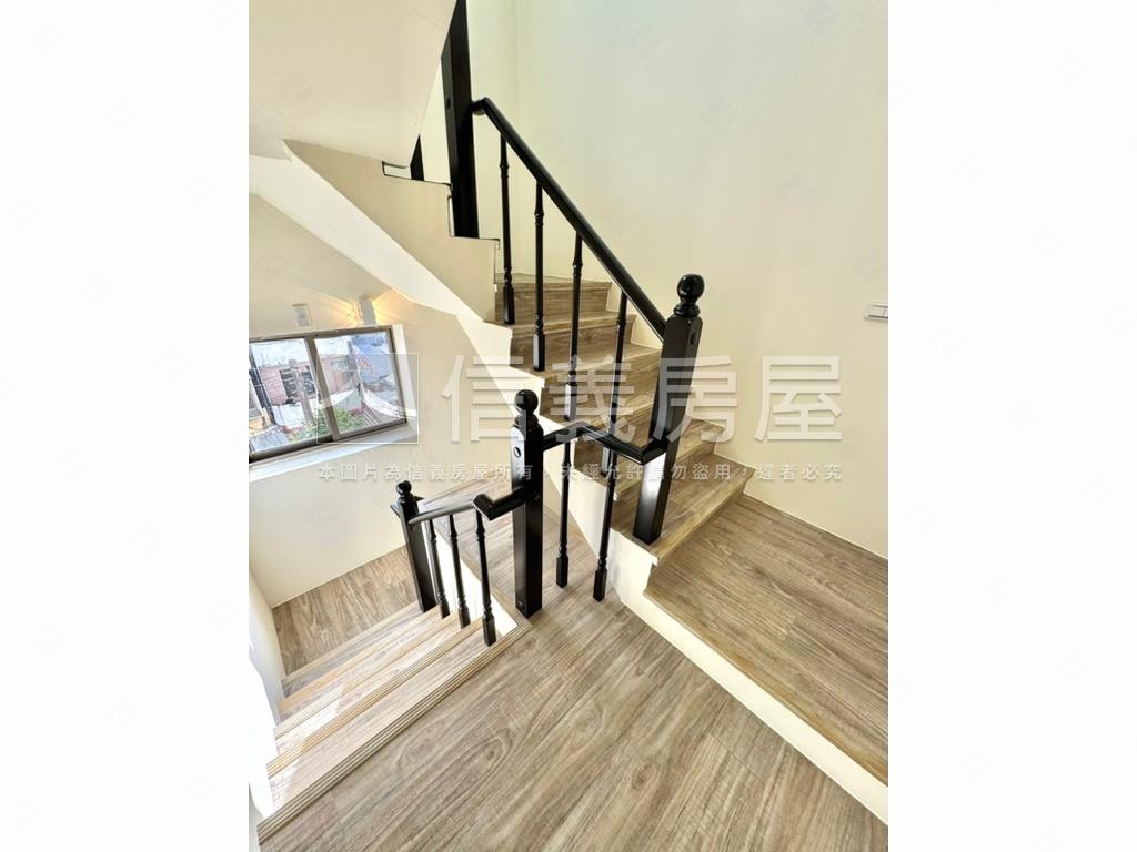 風采風精美四房平面車位房屋室內格局與周邊環境