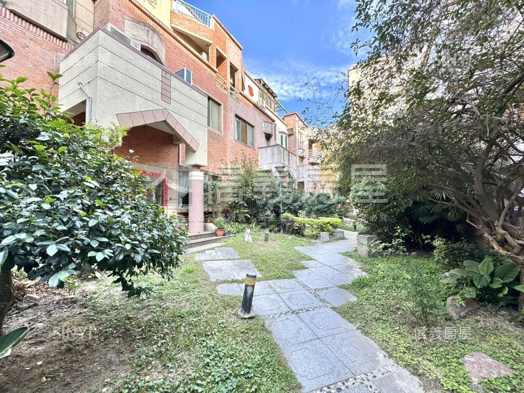 風采風精美四房平面車位房屋室內格局與周邊環境