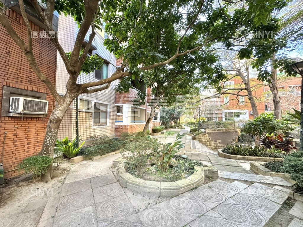 風采風精美四房平面車位房屋室內格局與周邊環境