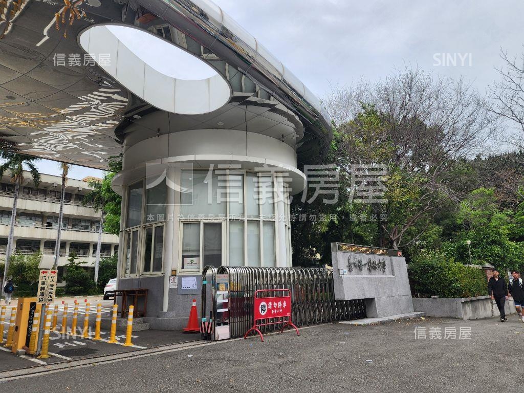 北區稀有面公園４房平車房屋室內格局與周邊環境