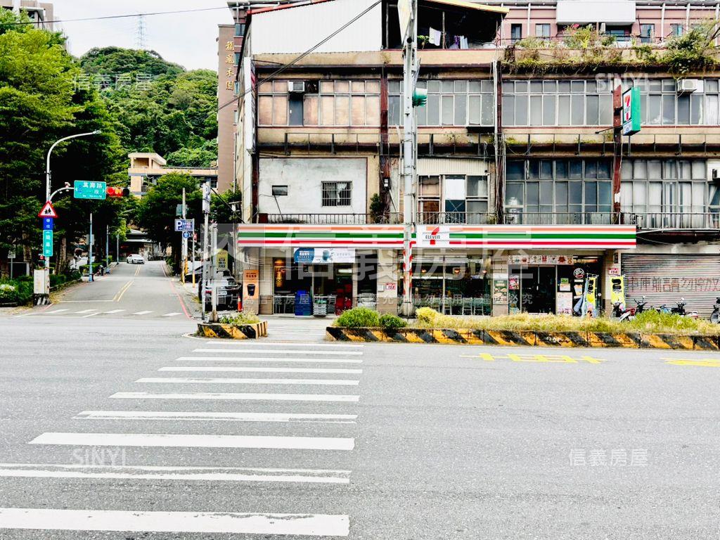 一品花園．面寬店面房屋室內格局與周邊環境