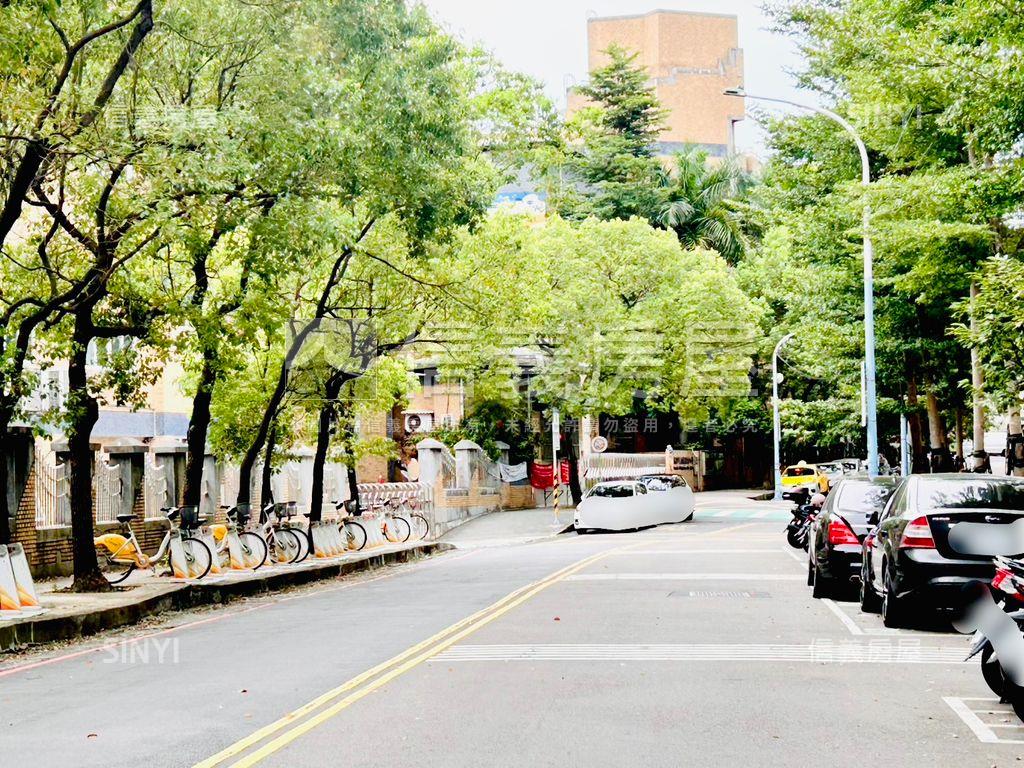 一品花園．面寬店面房屋室內格局與周邊環境