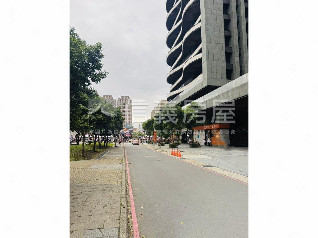 專任．昭揚乾坤Ａ級商辦房屋室內格局與周邊環境