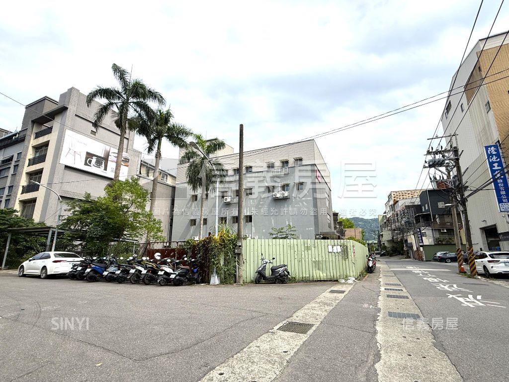 雙面臨路✨稀缺丁建土地房屋室內格局與周邊環境