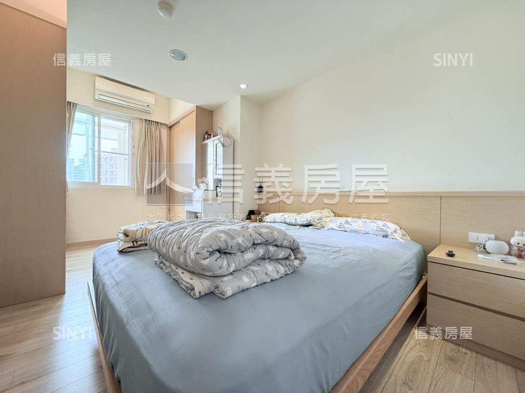 稀有捷運綠景電梯兩房車位房屋室內格局與周邊環境