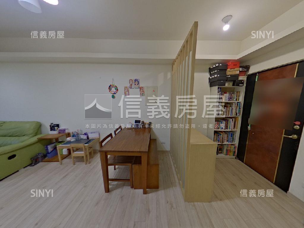 稀有捷運綠景電梯兩房車位房屋室內格局與周邊環境