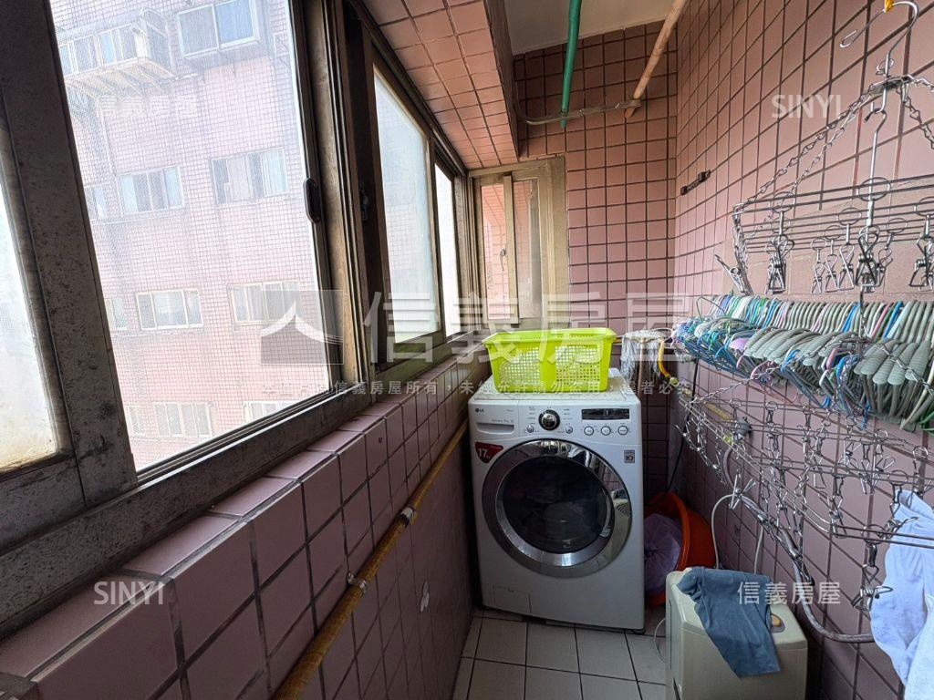 學區稀有景觀四房車位房屋室內格局與周邊環境