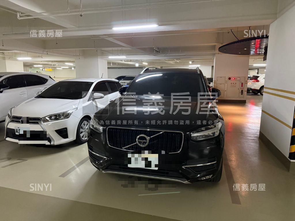 正１１期四房裝潢平車位房屋室內格局與周邊環境