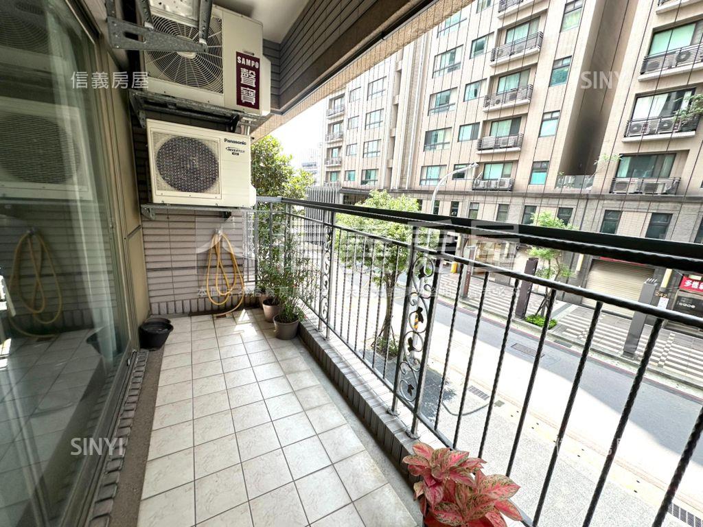 國泰紐約廣場成家三房房屋室內格局與周邊環境