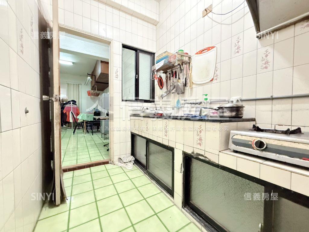 近雙捷運站旁一樓美寓房屋室內格局與周邊環境