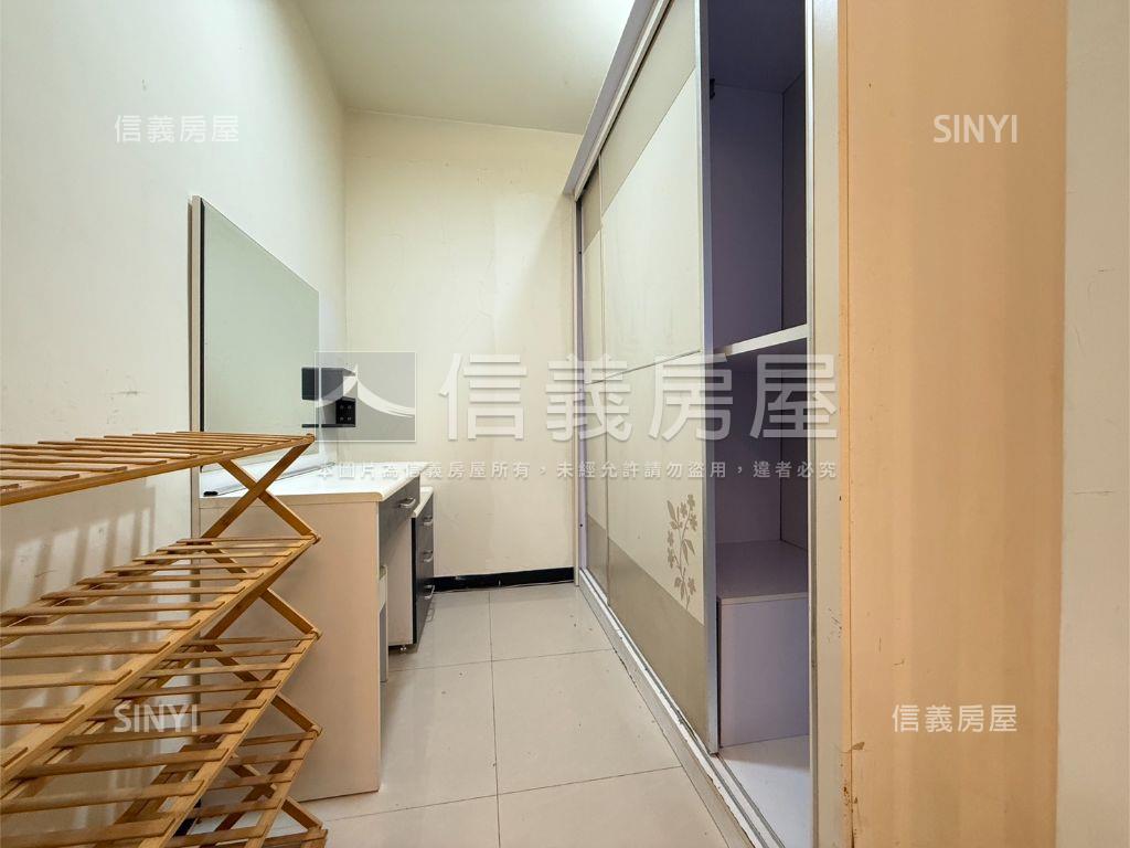 盛世卿相裝潢２房房屋室內格局與周邊環境