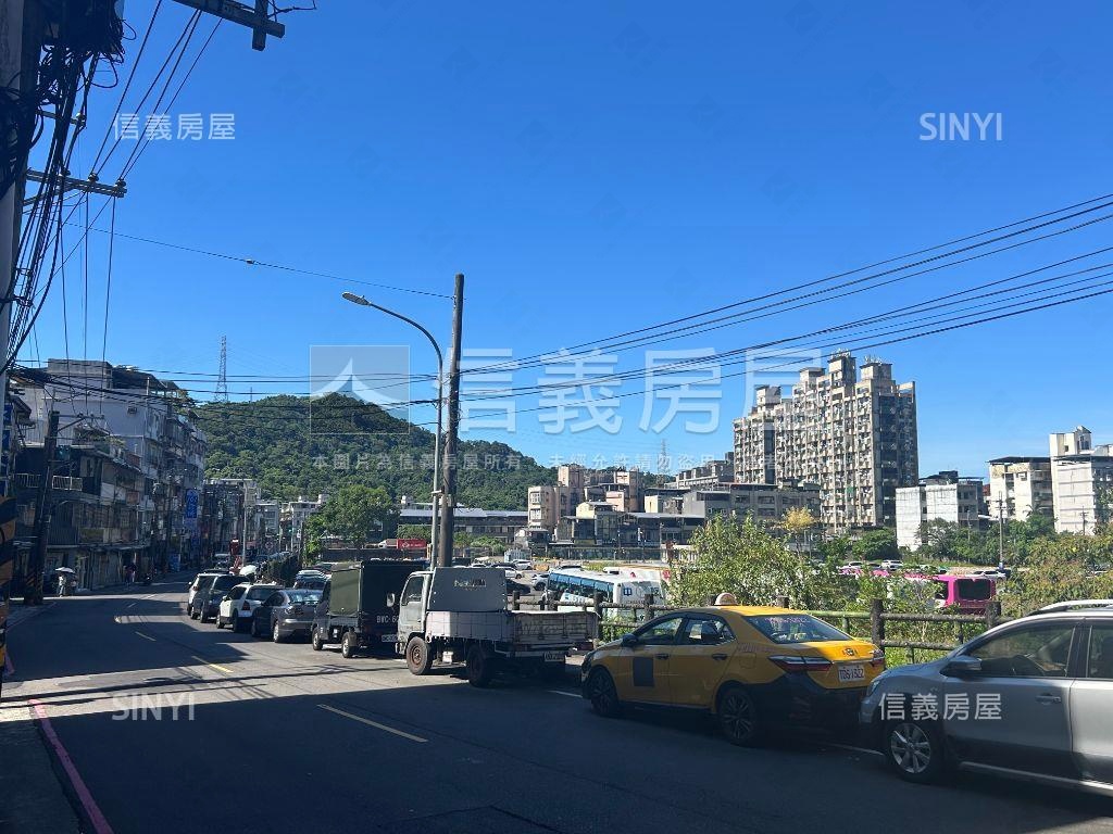 暖暖優質透天房屋室內格局與周邊環境