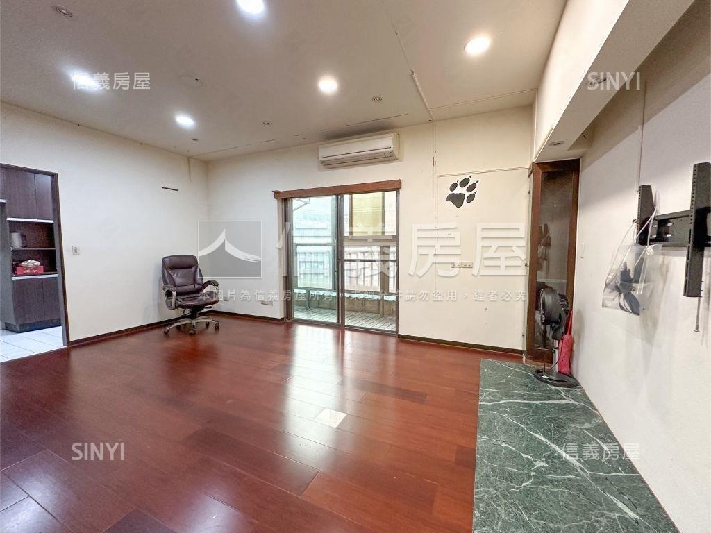 青年守則挑高大空間房屋室內格局與周邊環境