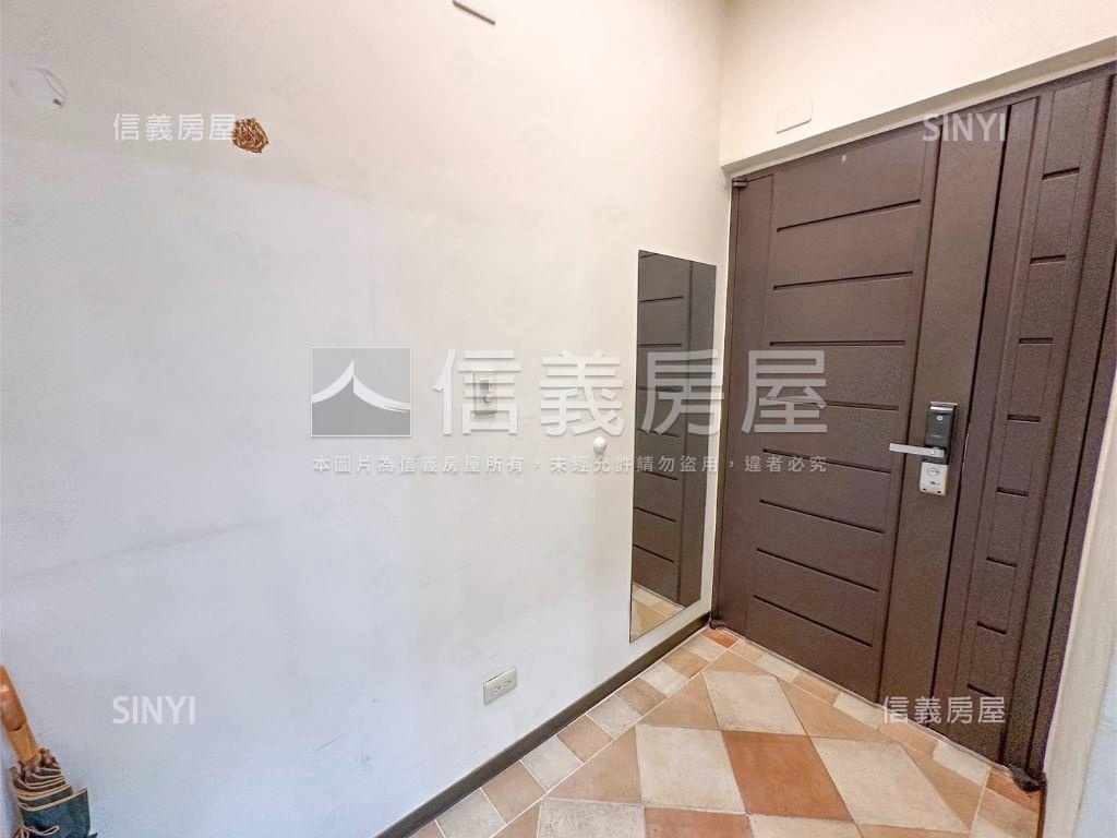 青年守則挑高大空間房屋室內格局與周邊環境