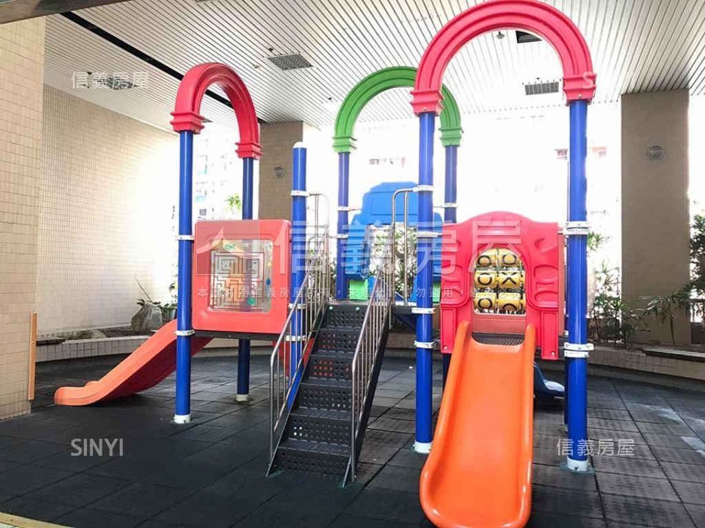 青年守則挑高大空間房屋室內格局與周邊環境