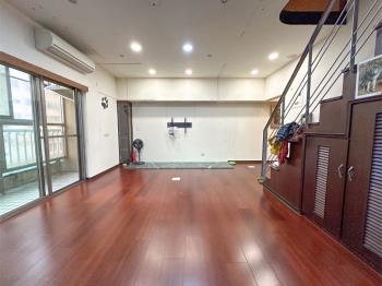 青年守則挑高大空間