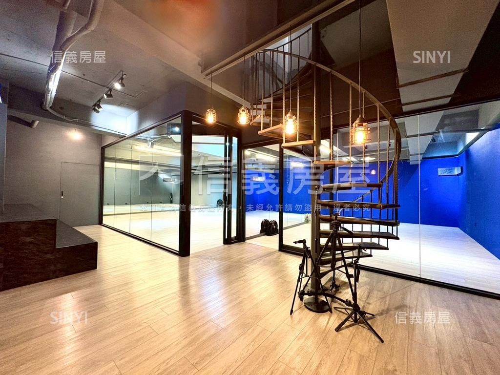 精裝正街金店面房屋室內格局與周邊環境