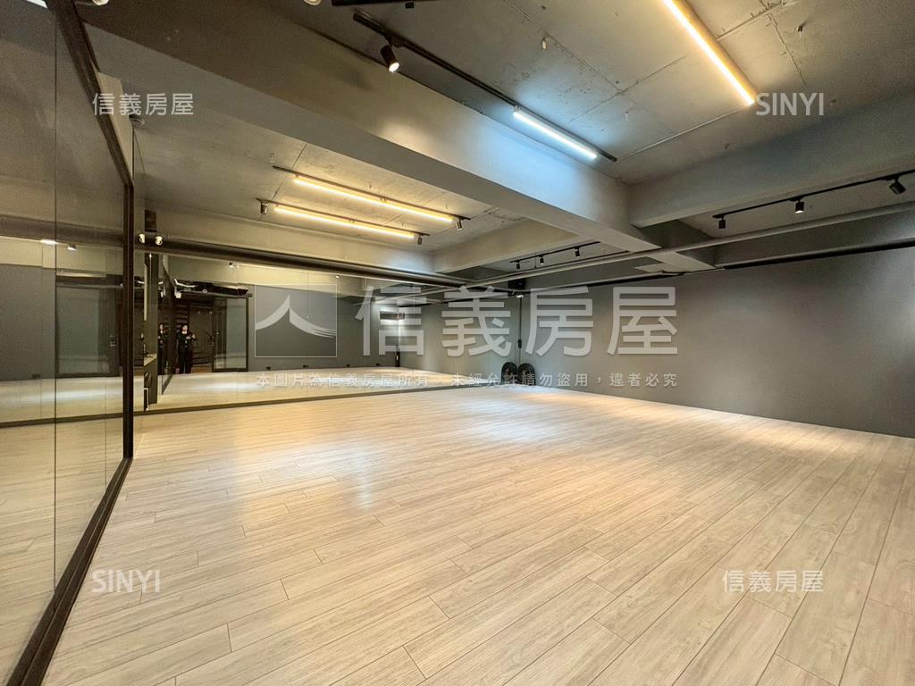 精裝正街金店面房屋室內格局與周邊環境