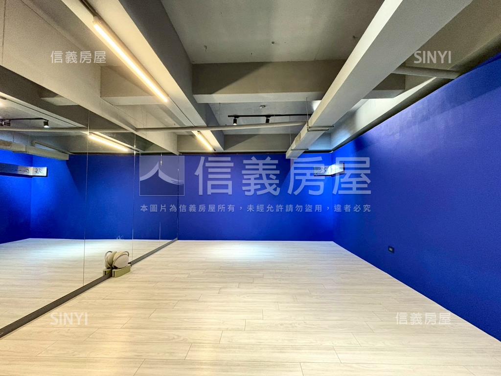 精裝正街金店面房屋室內格局與周邊環境