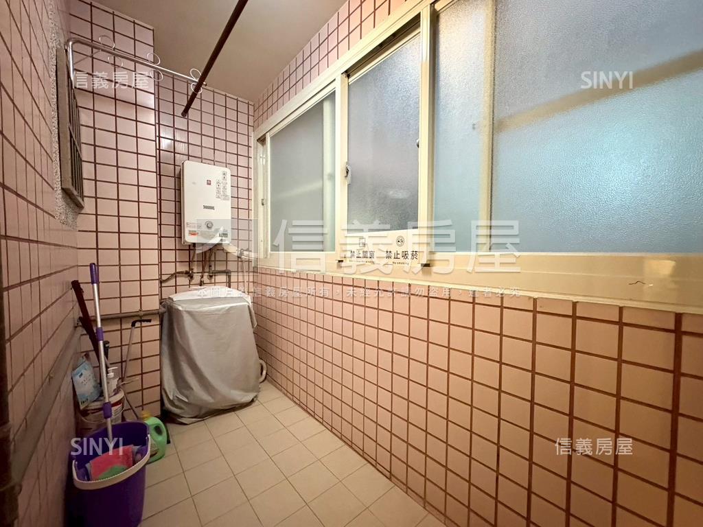 精裝正街金店面房屋室內格局與周邊環境