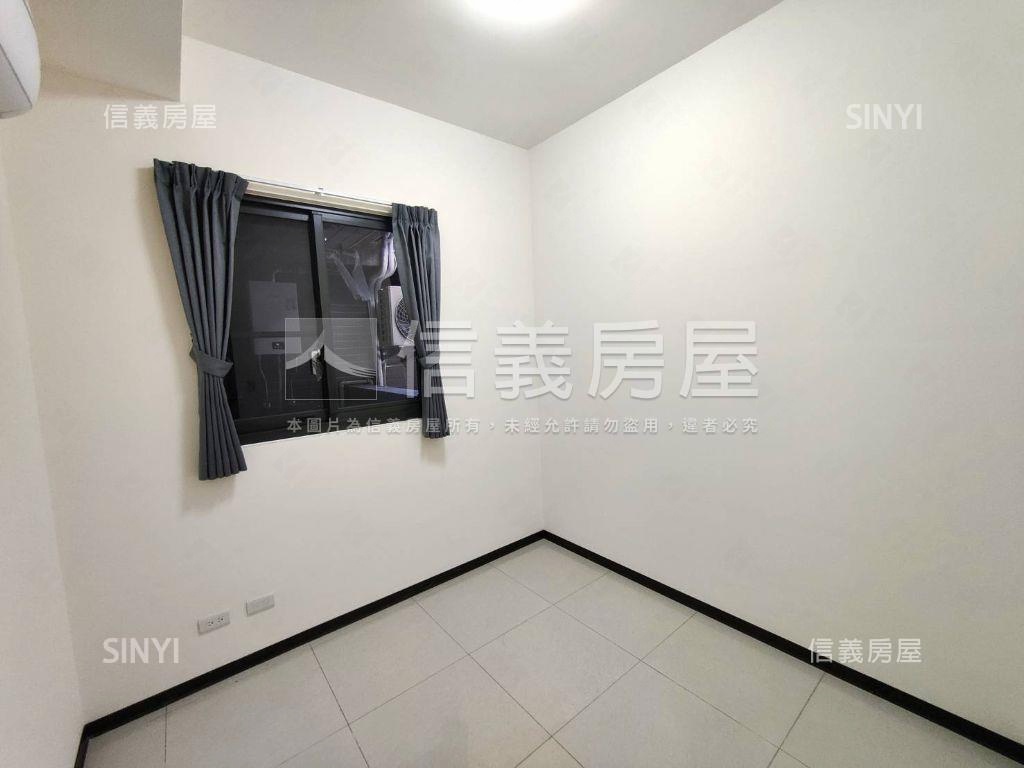 創世紀三房充電車位房屋室內格局與周邊環境