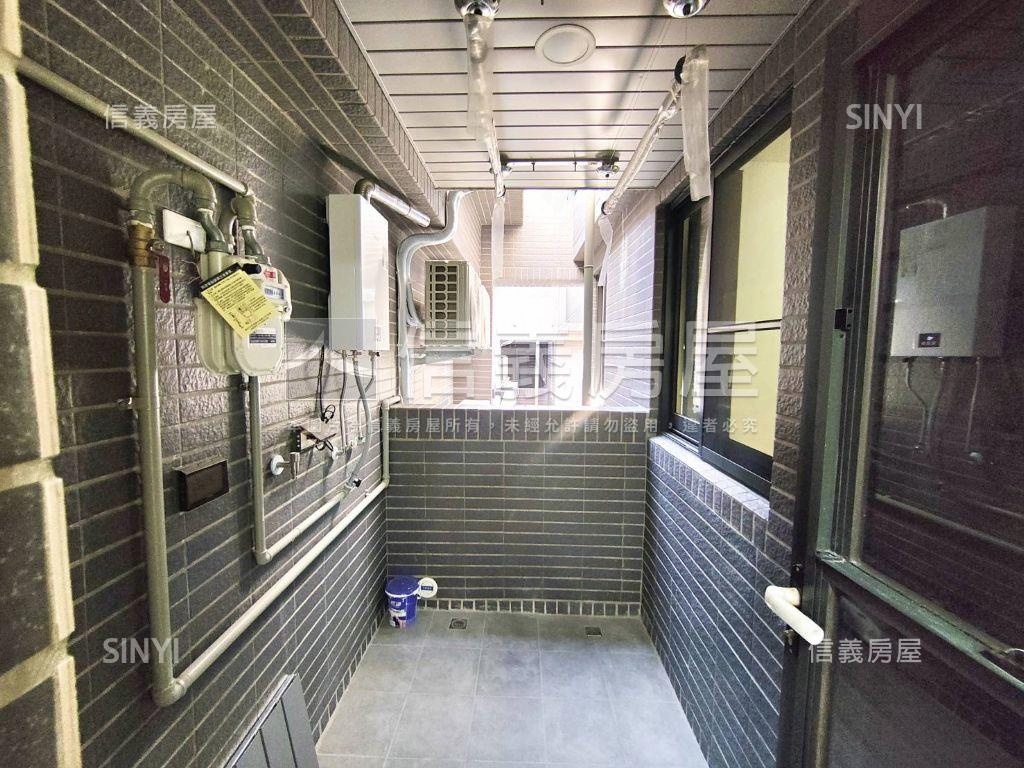 創世紀三房充電車位房屋室內格局與周邊環境