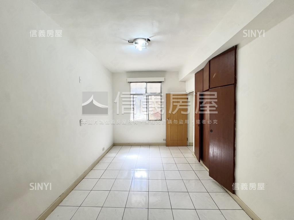 頂溪站邊間採光公寓二樓房屋室內格局與周邊環境