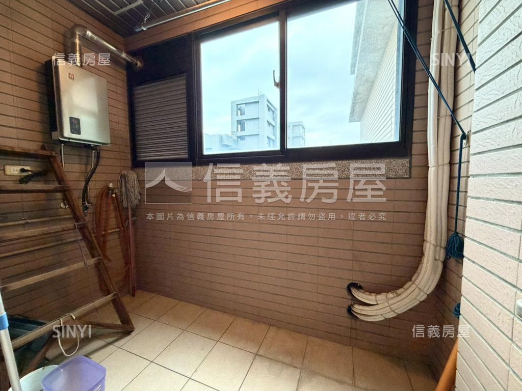 專任香榭高樓景觀房屋室內格局與周邊環境